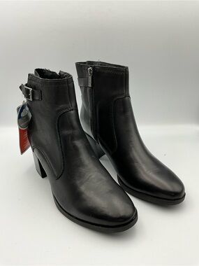 Aetrex Boots Size 7.5-8 Black Rubi Leather Ankle Boots with Side Buckle